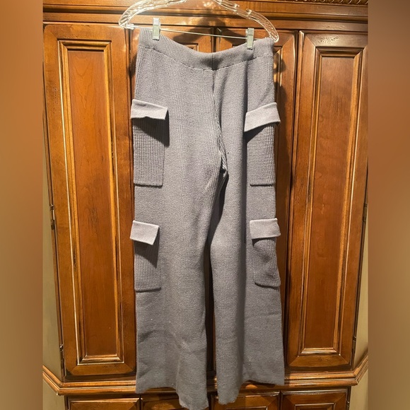 Knit Cargo Wide-Leg Pants - Picture 2 of 4